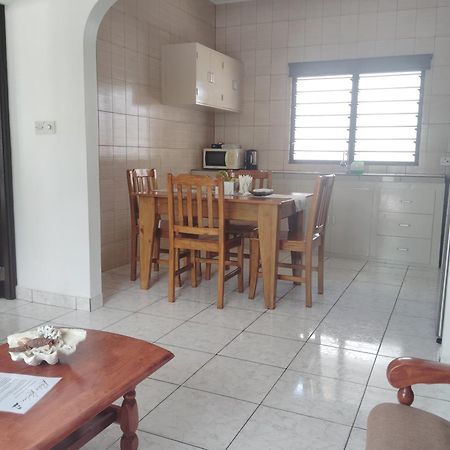 Roche Kerlan Apartments Grand Anse  Bagian luar foto