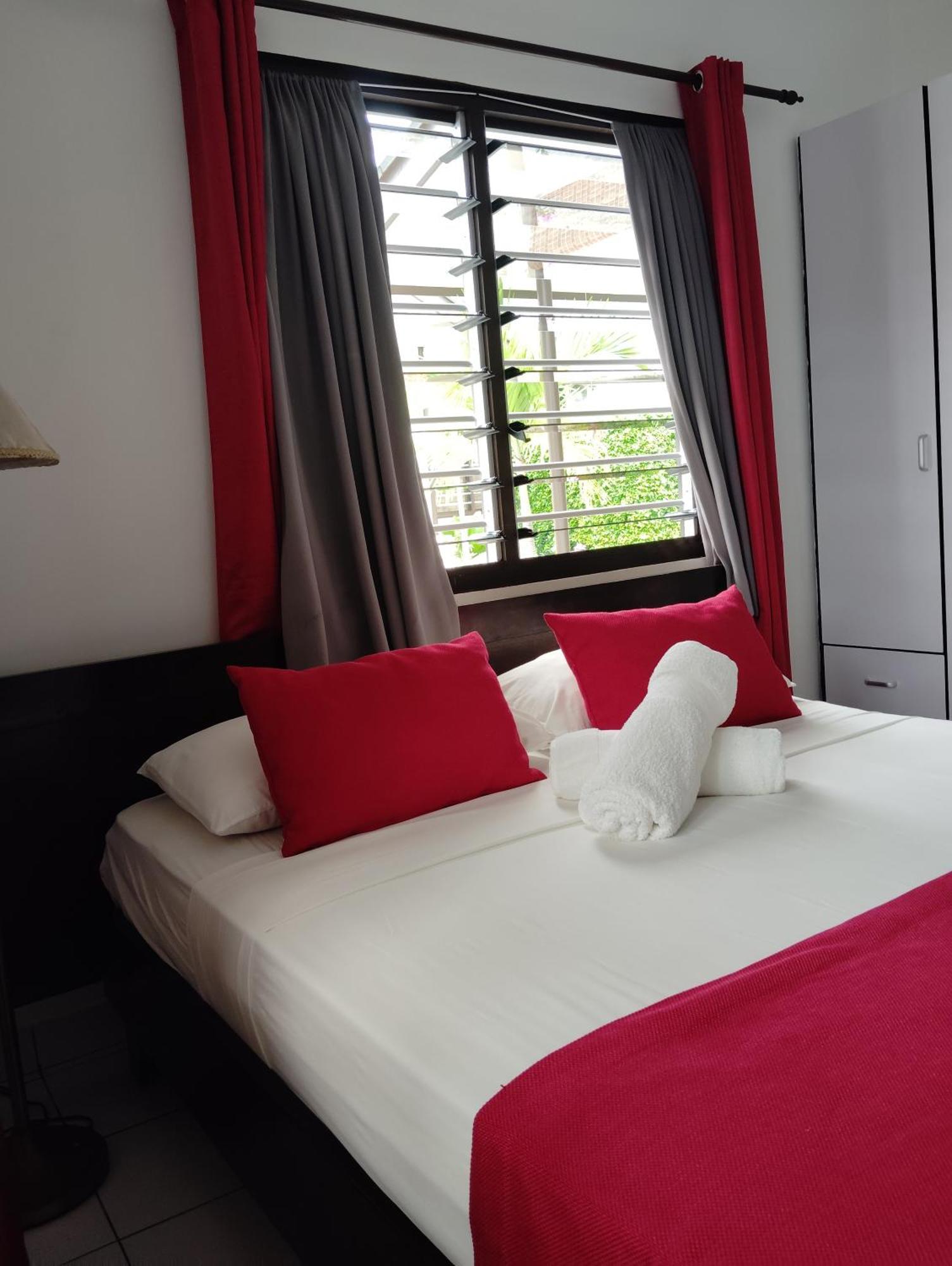 Roche Kerlan Apartments Grand Anse  Bagian luar foto