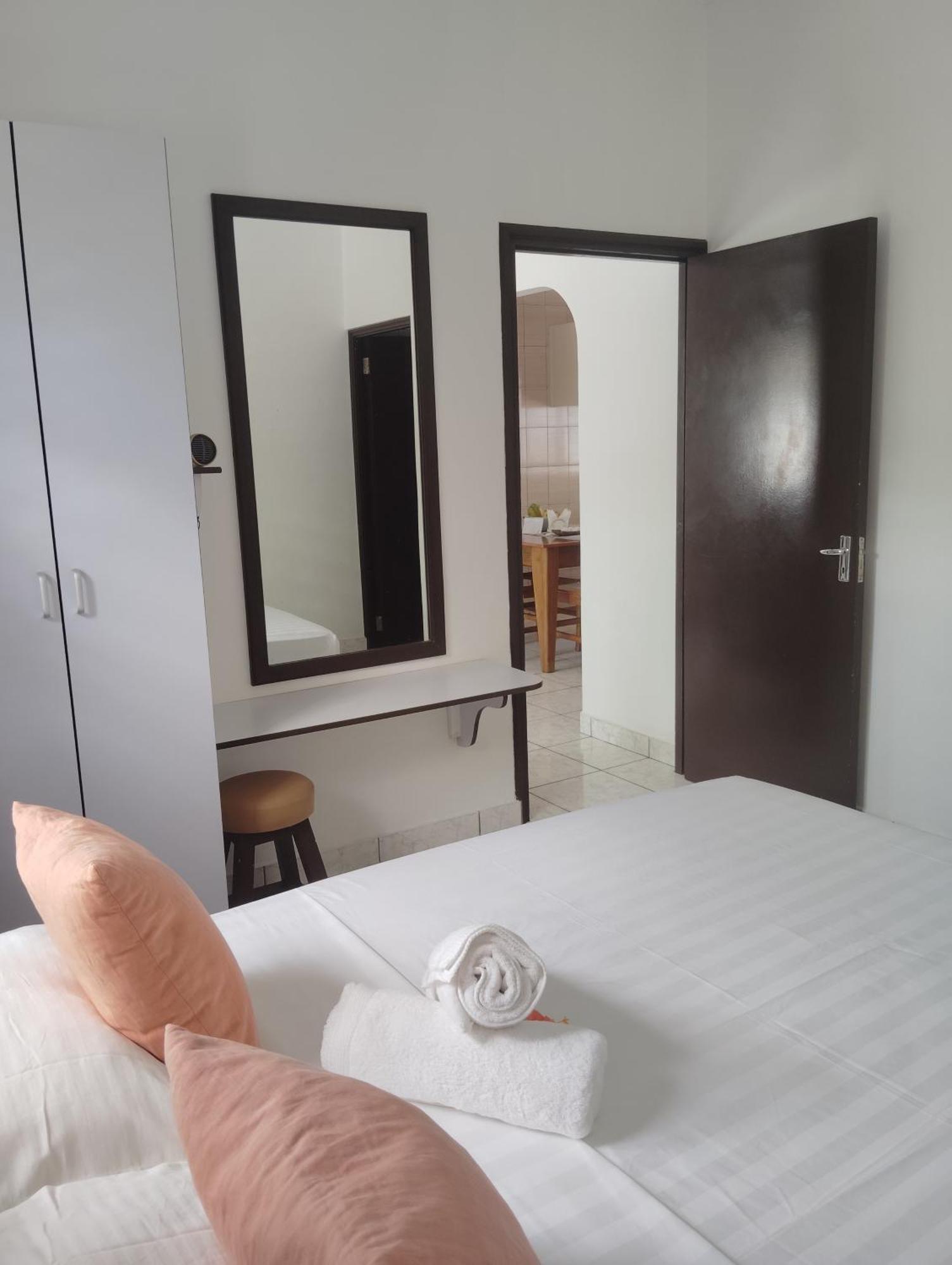 Roche Kerlan Apartments Grand Anse  Bagian luar foto